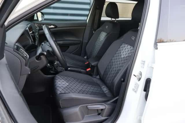 Volkswagen T-Cross (2025) thumbnail 4