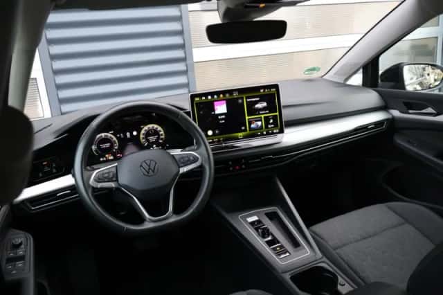 Volkswagen Golf (2025) thumbnail 5