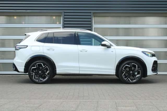 Volkswagen Tiguan (2026) thumbnail 3