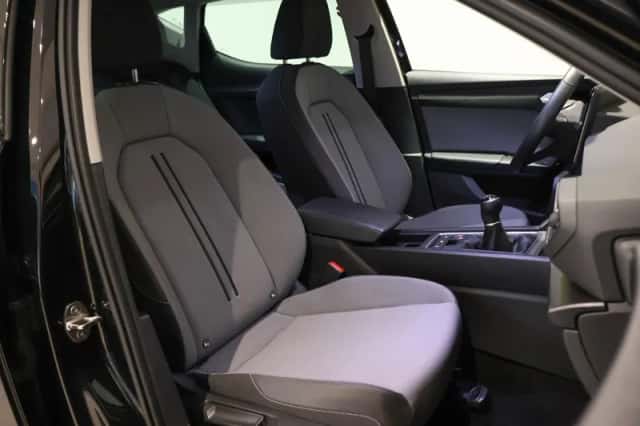SEAT Leon (2023) thumbnail 12