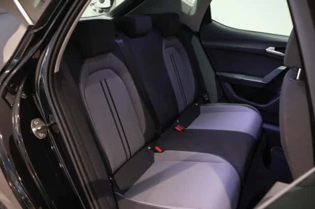 SEAT Leon (2023) thumbnail 13