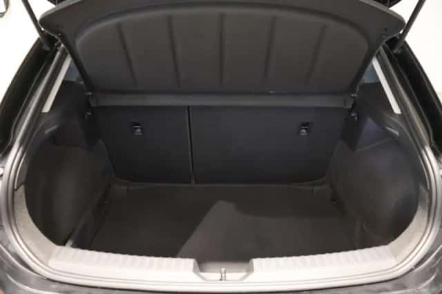 SEAT Leon (2023) thumbnail 14