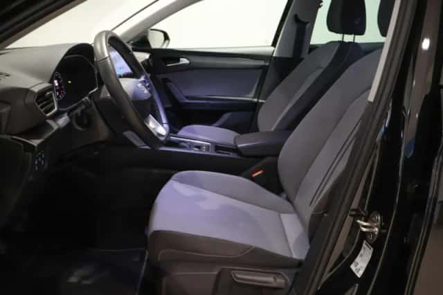 SEAT Leon (2023) thumbnail 16