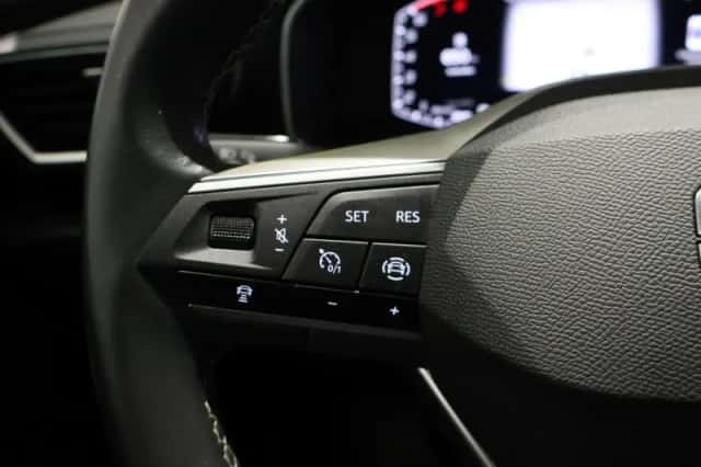 SEAT Leon (2023) thumbnail 20