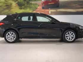 SEAT Leon (2023) thumbnail 3