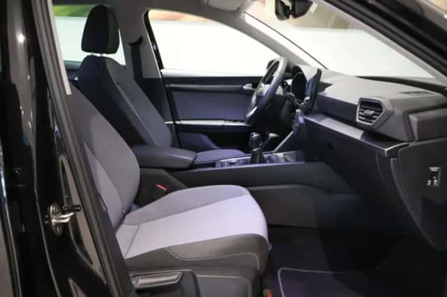 SEAT Leon (2023) thumbnail 28