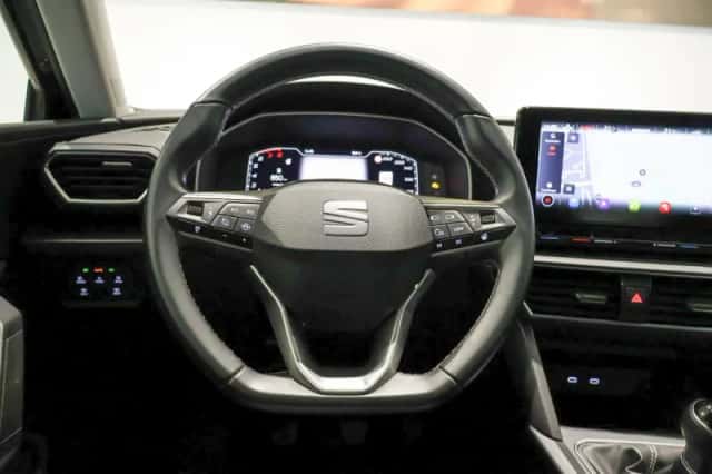 SEAT Leon (2023) thumbnail 32