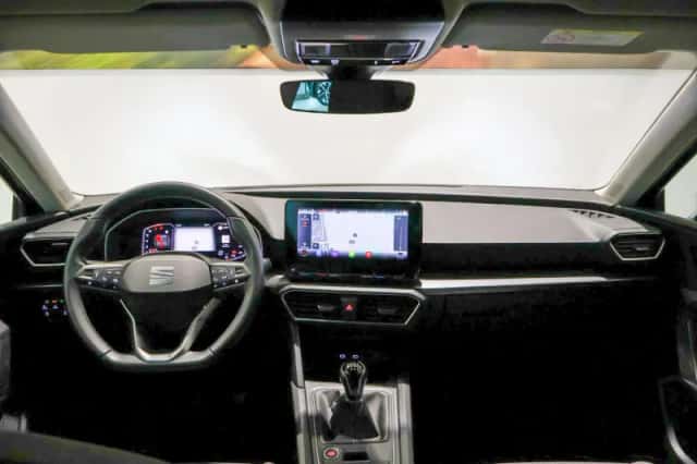 SEAT Leon (2023) thumbnail 5