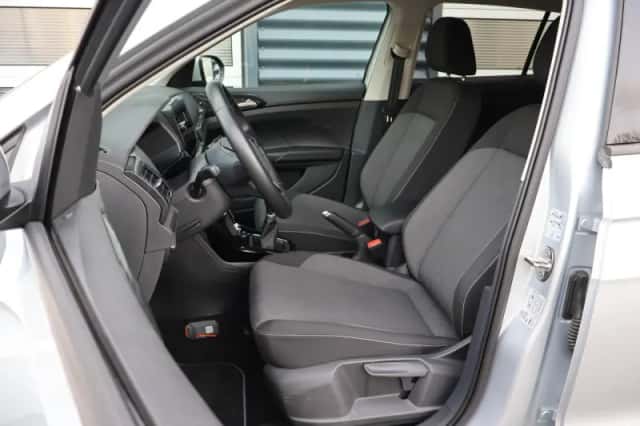 Volkswagen T-Cross (2025) thumbnail 4