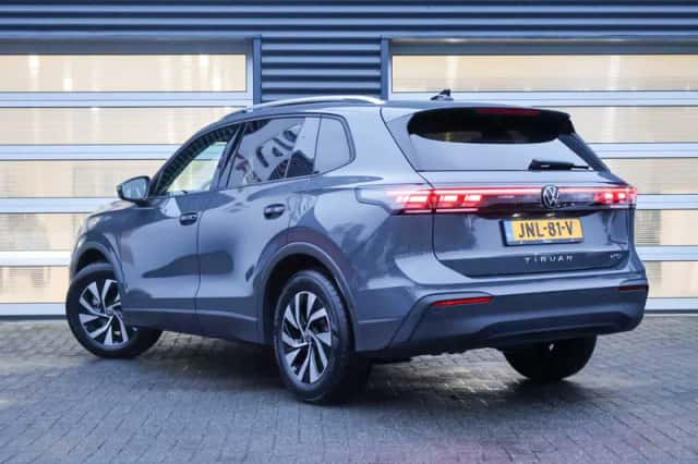 Volkswagen Tiguan (2025) thumbnail 11