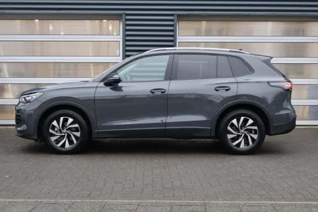 Volkswagen Tiguan (2025) thumbnail 12