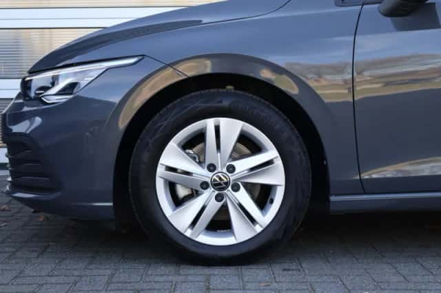 Volkswagen Golf (2023) thumbnail 13