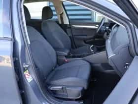 Volkswagen Golf (2023) thumbnail 20