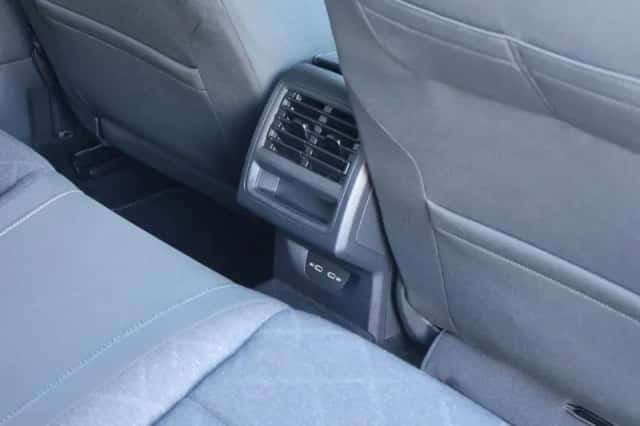 Volkswagen Golf (2023) thumbnail 30