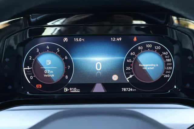 Volkswagen Golf (2023) thumbnail 35
