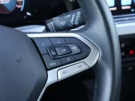 Volkswagen Golf (2023) thumbnail 36