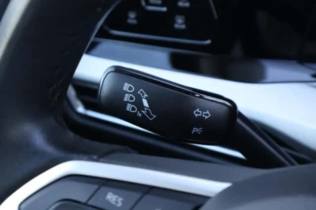 Volkswagen Golf (2023) thumbnail 37
