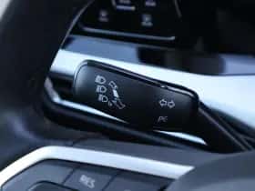 Volkswagen Golf (2023) thumbnail 37