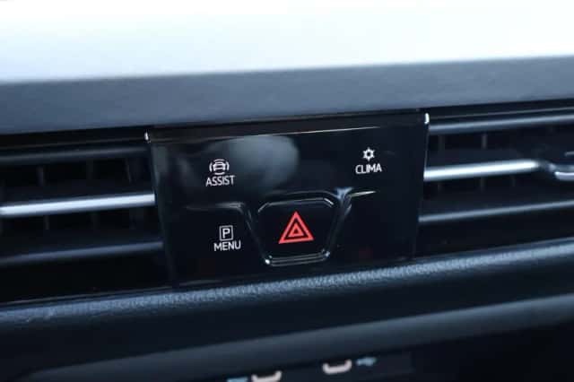 Volkswagen Golf (2023) thumbnail 46