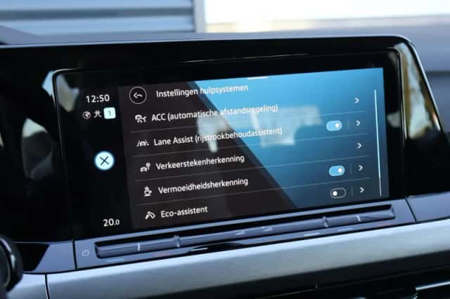 Volkswagen Golf (2023) thumbnail 47