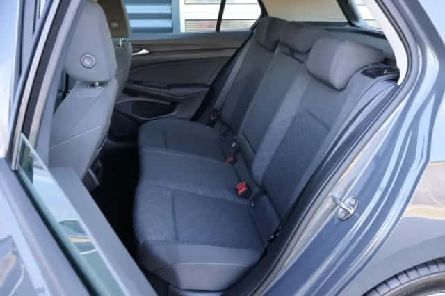 Volkswagen Golf (2023) thumbnail 6