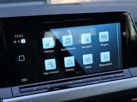 Volkswagen Golf (2023) thumbnail 52