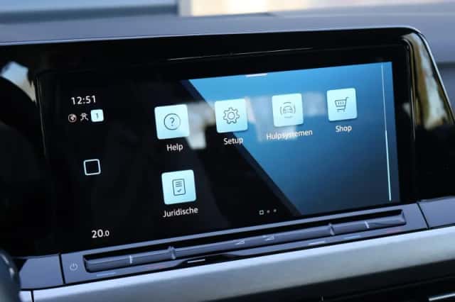 Volkswagen Golf (2023) thumbnail 53