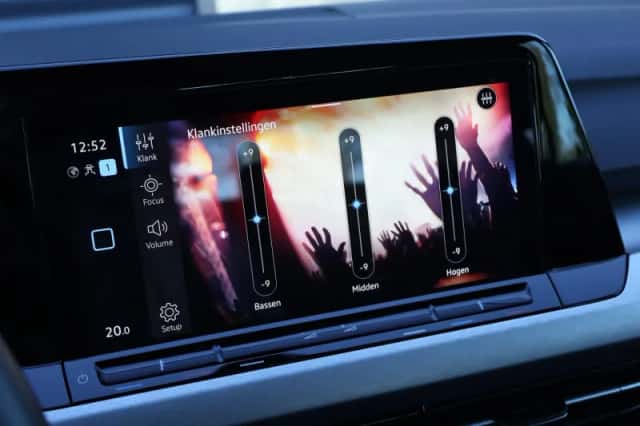Volkswagen Golf (2023) thumbnail 61