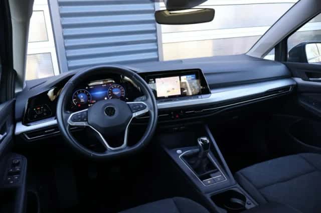 Volkswagen Golf (2023) thumbnail 65
