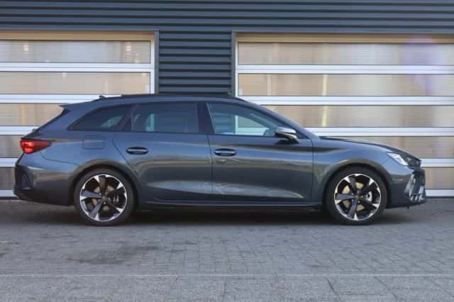 CUPRA Leon Sportstourer (2025) thumbnail 3