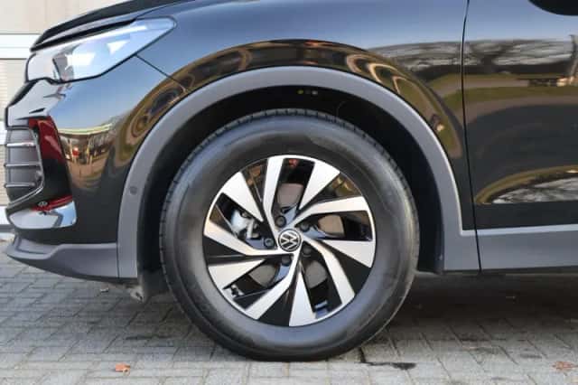 Volkswagen Tiguan (2025) thumbnail 14