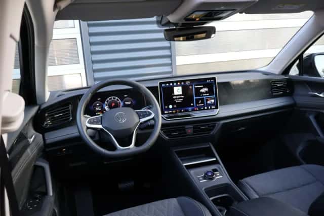 Volkswagen Tiguan (2025) thumbnail 73