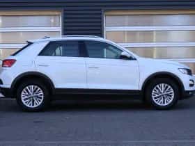 Volkswagen T-Roc (2021) thumbnail 3
