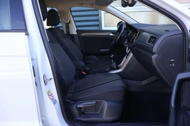 Volkswagen T-Roc (2021) thumbnail 36