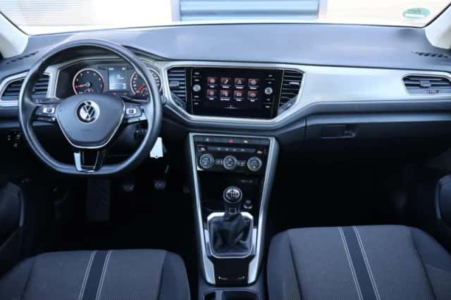 Volkswagen T-Roc (2021) thumbnail 5