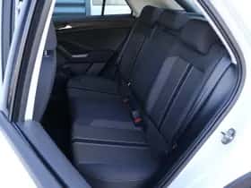 Volkswagen T-Roc (2021) thumbnail 41