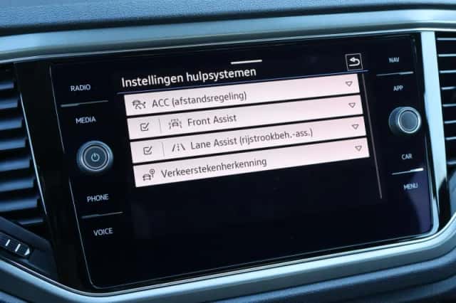 Volkswagen T-Roc (2021) thumbnail 57