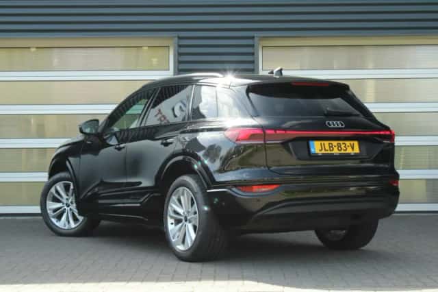 Audi Q6 e-tron (2025) thumbnail 11