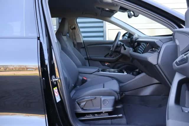 Audi Q6 e-tron (2025) thumbnail 34