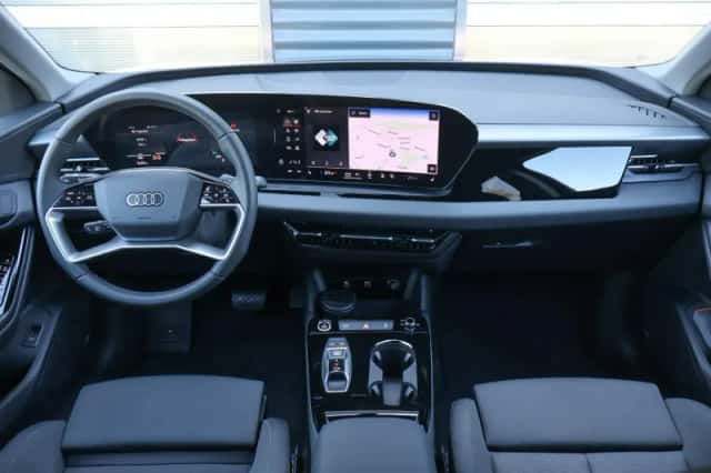 Audi Q6 e-tron (2025) thumbnail 5