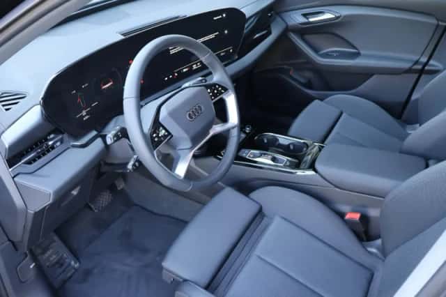 Audi Q6 e-tron (2025) thumbnail 43