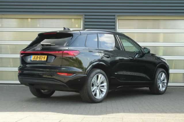 Audi Q6 e-tron (2025) thumbnail 2