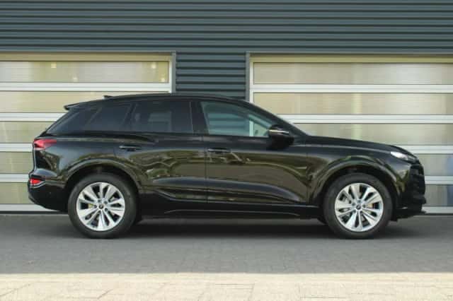 Audi Q6 e-tron (2025) thumbnail 3