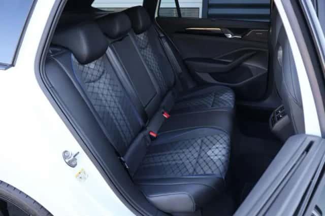 Volkswagen Passat (2025) thumbnail 18