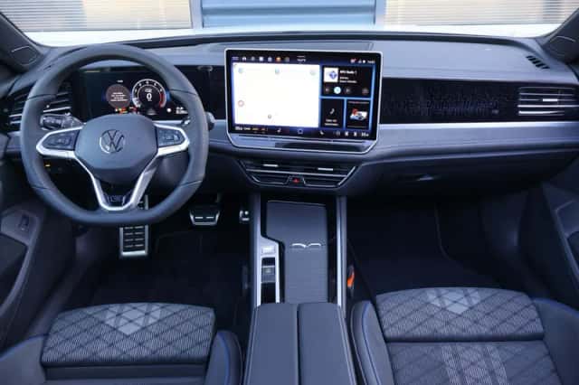 Volkswagen Passat (2025) thumbnail 5