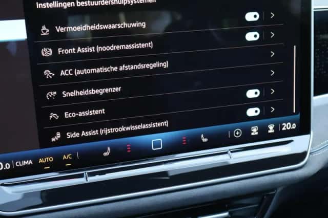 Volkswagen Passat (2025) thumbnail 77