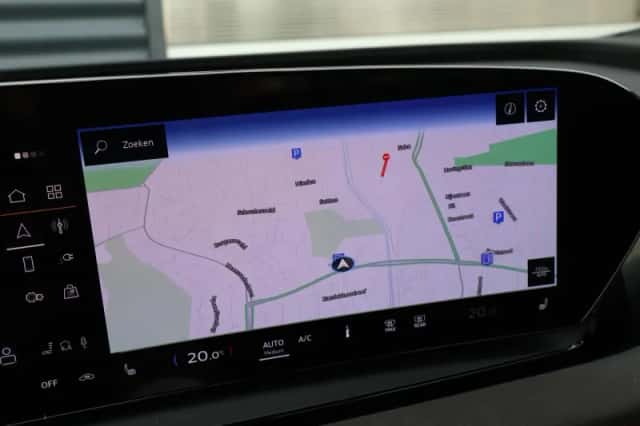 Audi Q6 e-tron (2024) thumbnail 33
