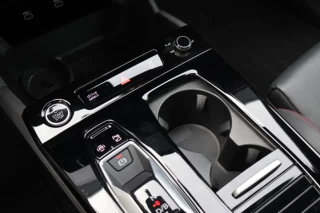 Audi Q6 e-tron (2024) thumbnail 36
