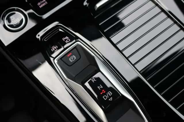 Audi Q6 e-tron (2024) thumbnail 60