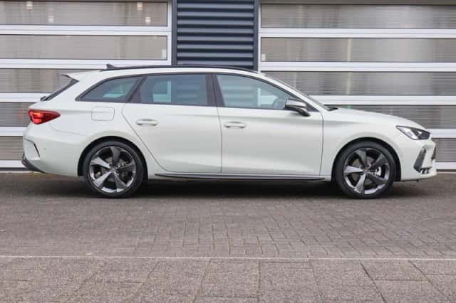 CUPRA Leon Sportstourer (2025) thumbnail 3